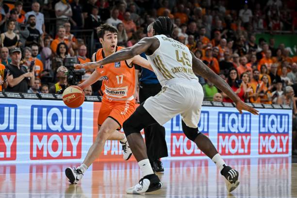 新闻记者和 新闻记者和